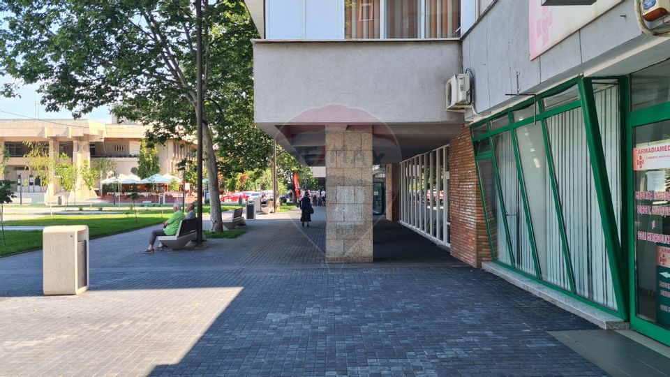 190sq.m Commercial Space for rent, Ultracentral area