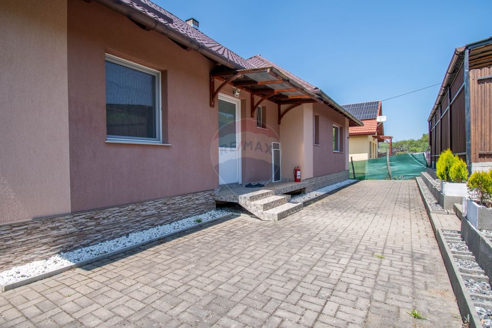 5 room House / Villa for sale