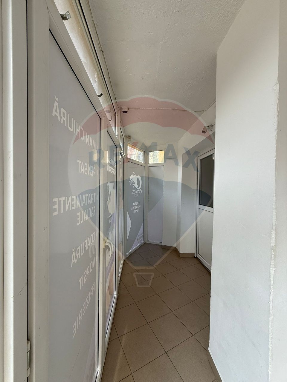 Spațiu comercial stradal 61 mp, Bd. Chisinau - vitrina si acces direct