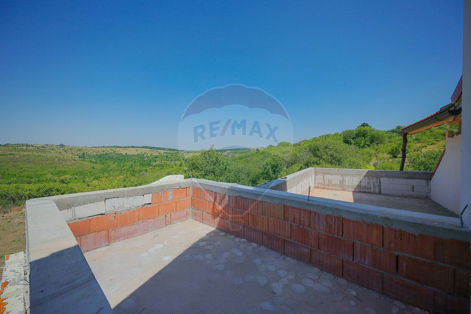 De vânzare casă cu un proiect deosebit, la roșu , Str. Gheorghe Doja