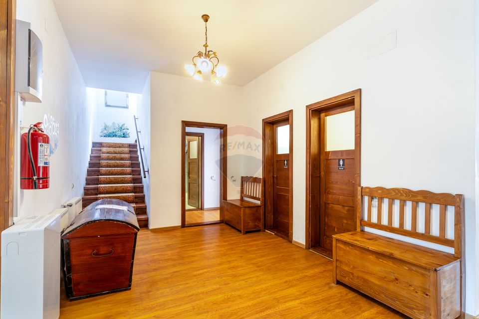 Cabana cu 7 camere de vânzare, 387 mp util, 1300 mp teren!