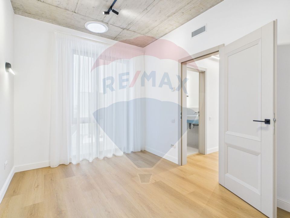 Vila luminoasa cu 4 camere si panouri solare in Amber FOREST Tunari