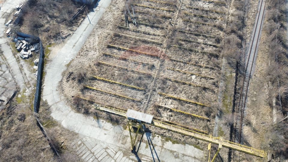 Industrial space of 17,000 sqm land plus industrial facilities