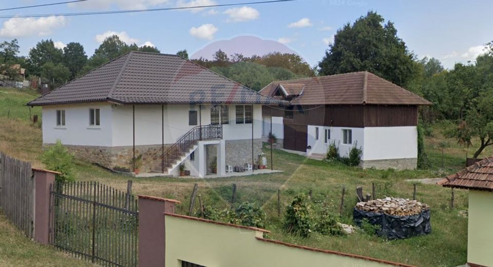 Vânzare casa la munte - zona turistica - Baia de Fier