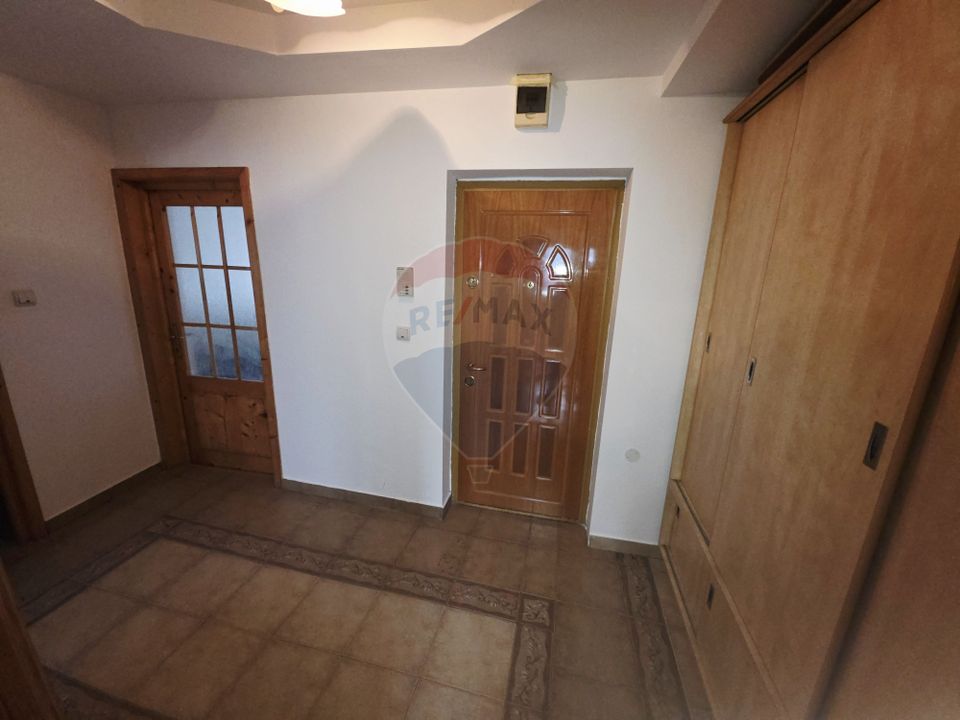 Apartament cu 2 camere de vânzare în zona 1 Mai