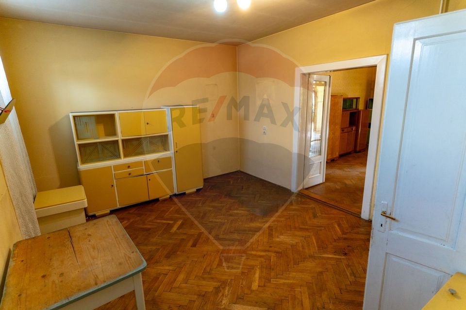 4 room House / Villa for sale, Central area