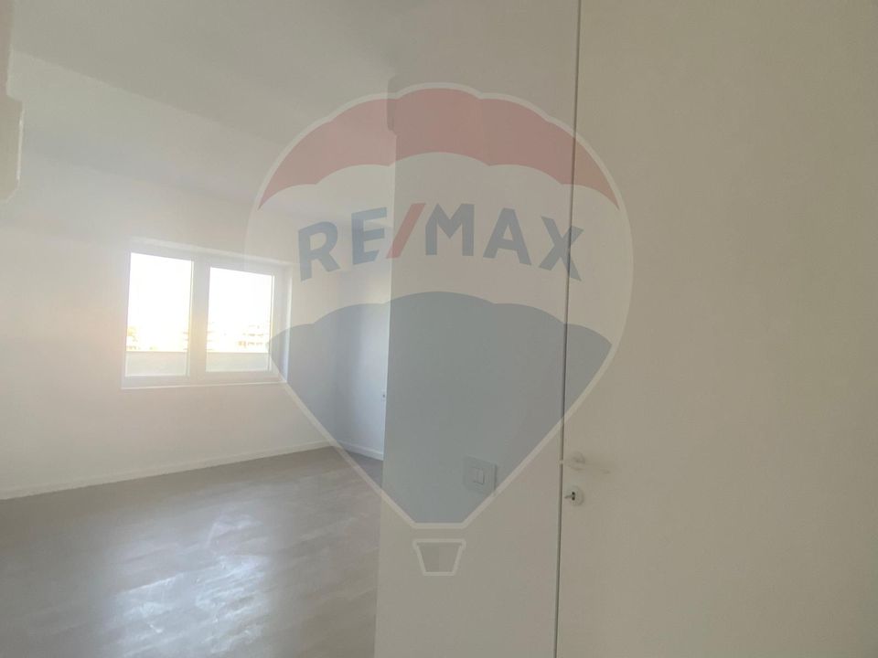 DE VANZARE Apartament cu 3 camere în zona Central/Ploiesti