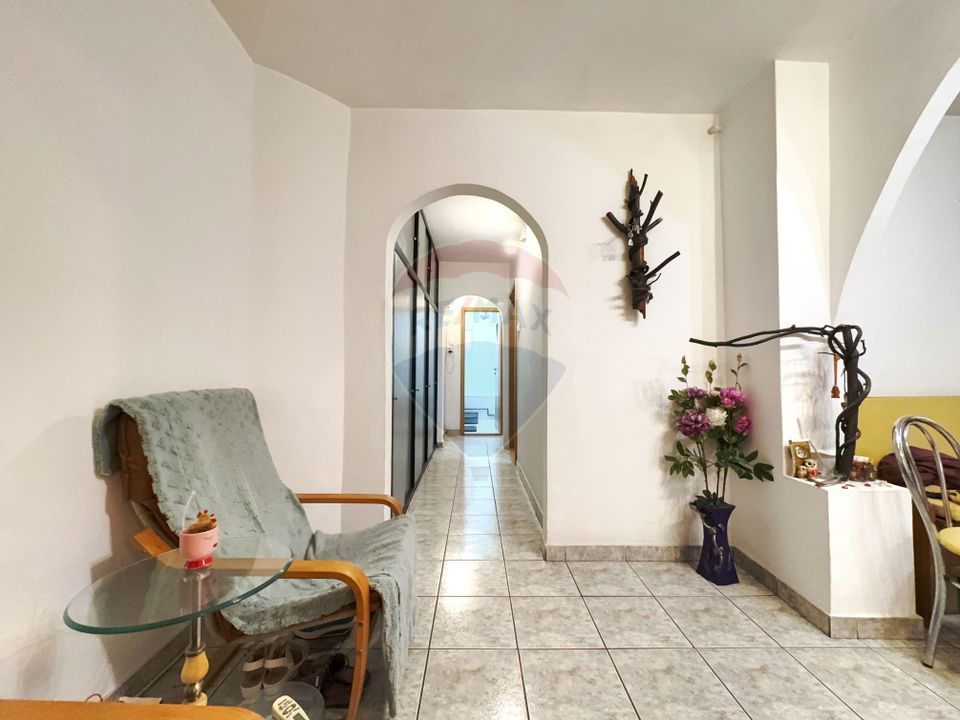 Apartament cu 3 camere, decomandat, pe strada Orșova - confort, eficie