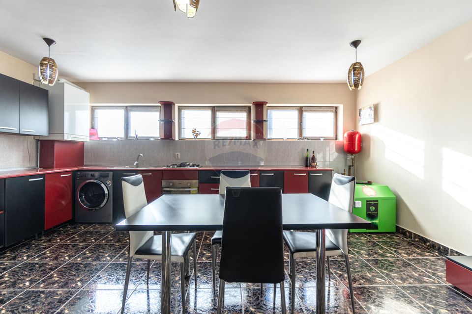 5 room House / Villa for sale