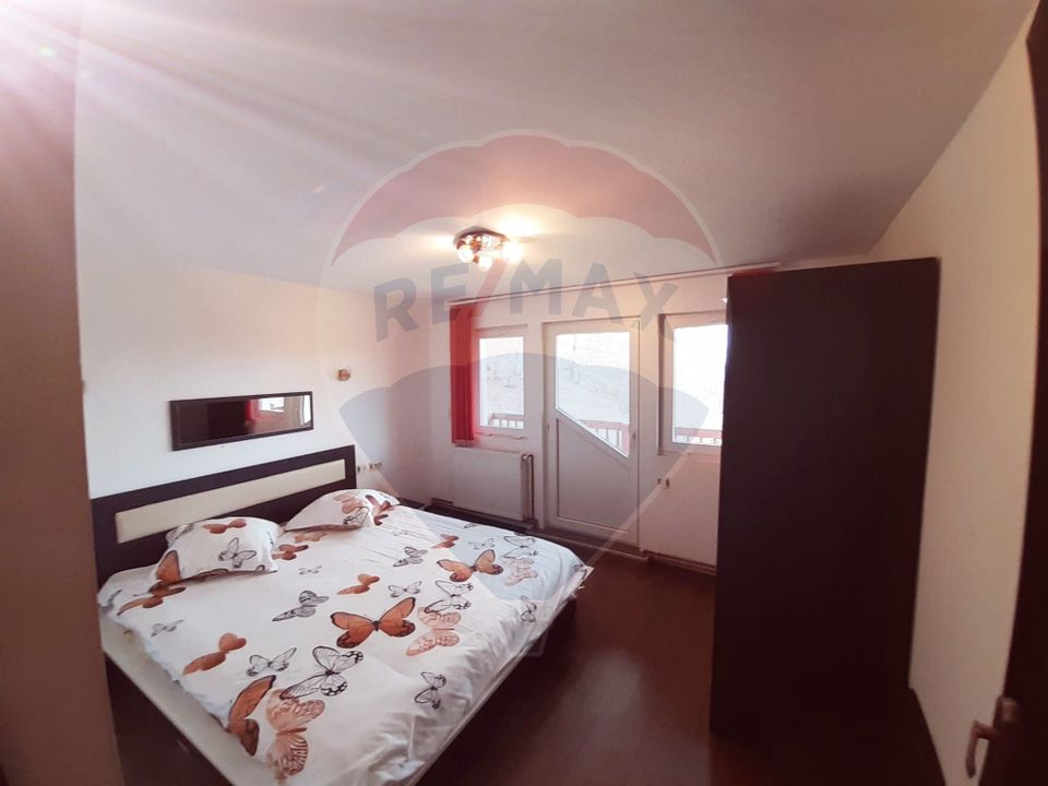 Casă / Vilă cu 7 camere   în zona Bran-Tohanita