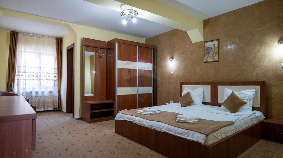 Oferta - vanzare pensiune 10 camere si casa de vacanta, Slanic Prahova