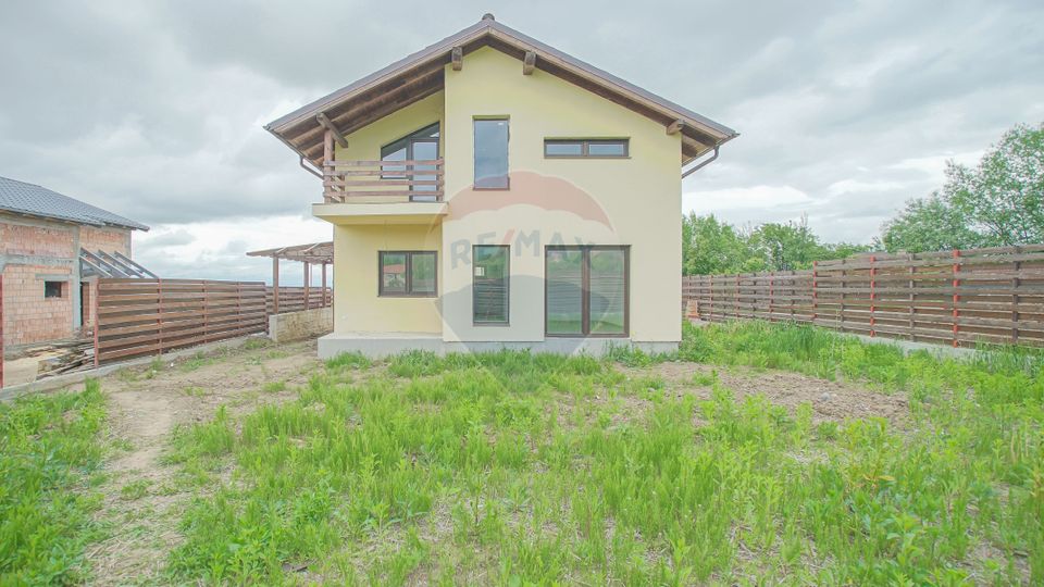 Casa noua la intrare in Sacele