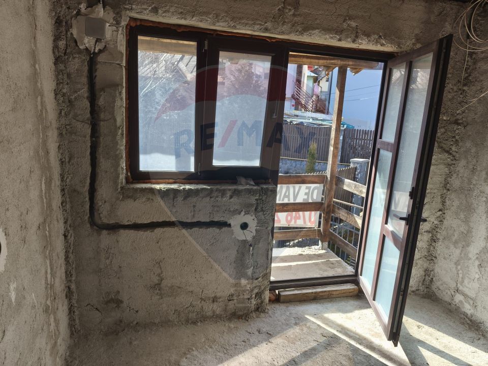 5 room House / Villa for sale, Poiana Tapului area