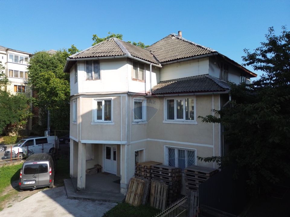 Casă de vânzare sau schimb cu apartament pe bd. R. Ferdinand