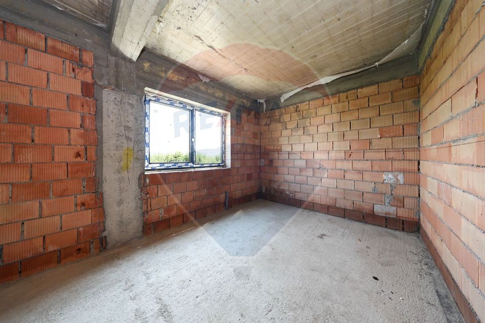 4 room House / Villa for sale