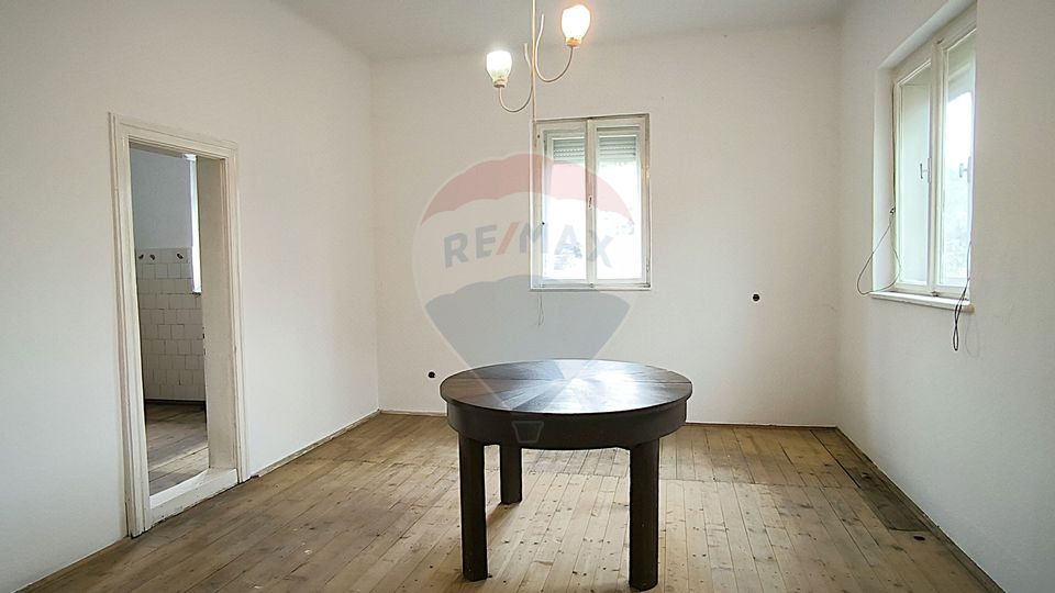 Casă pe un nivel in Medias, teren 533 mp, curte dreapta