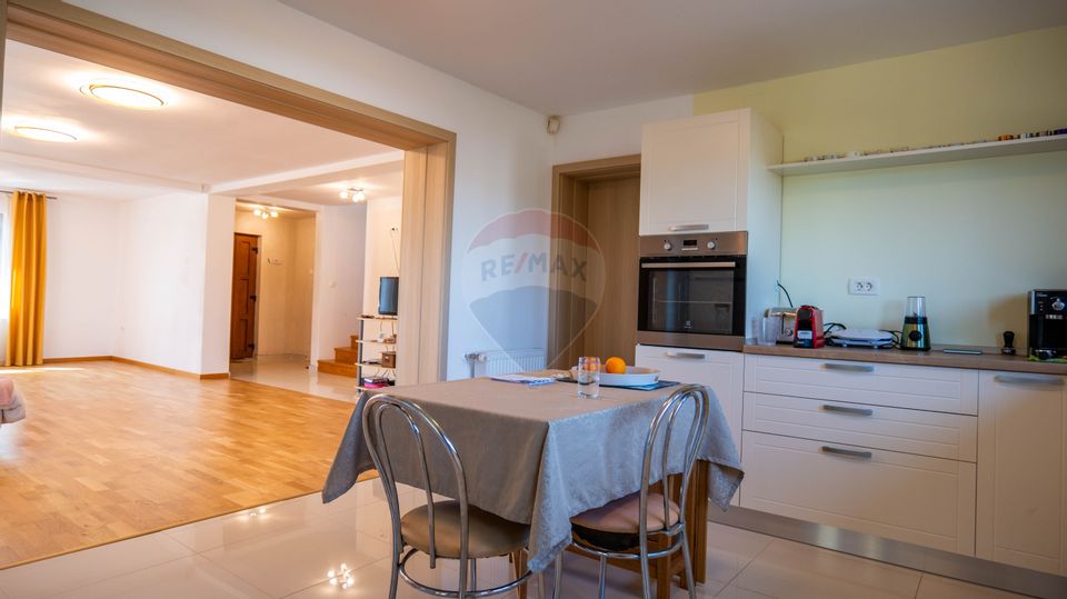 5 room House / Villa for sale