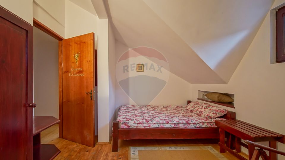 Vila cu potential turistic in Predeal privelisti si liniste montana