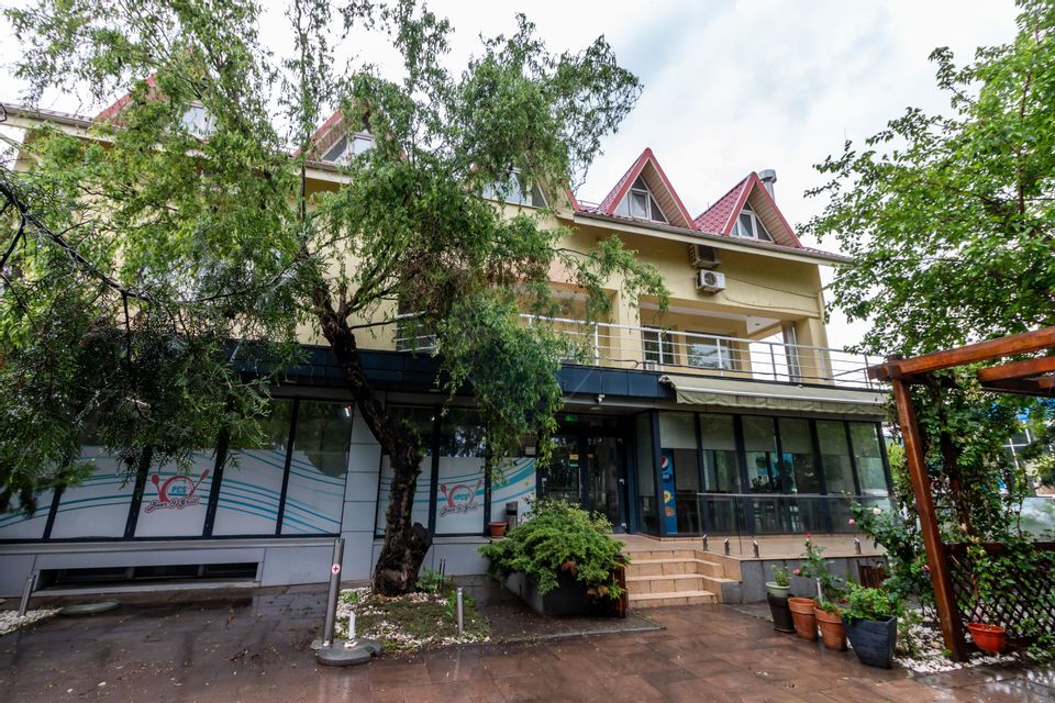 300sq.m Commercial Space for rent, Berceni area