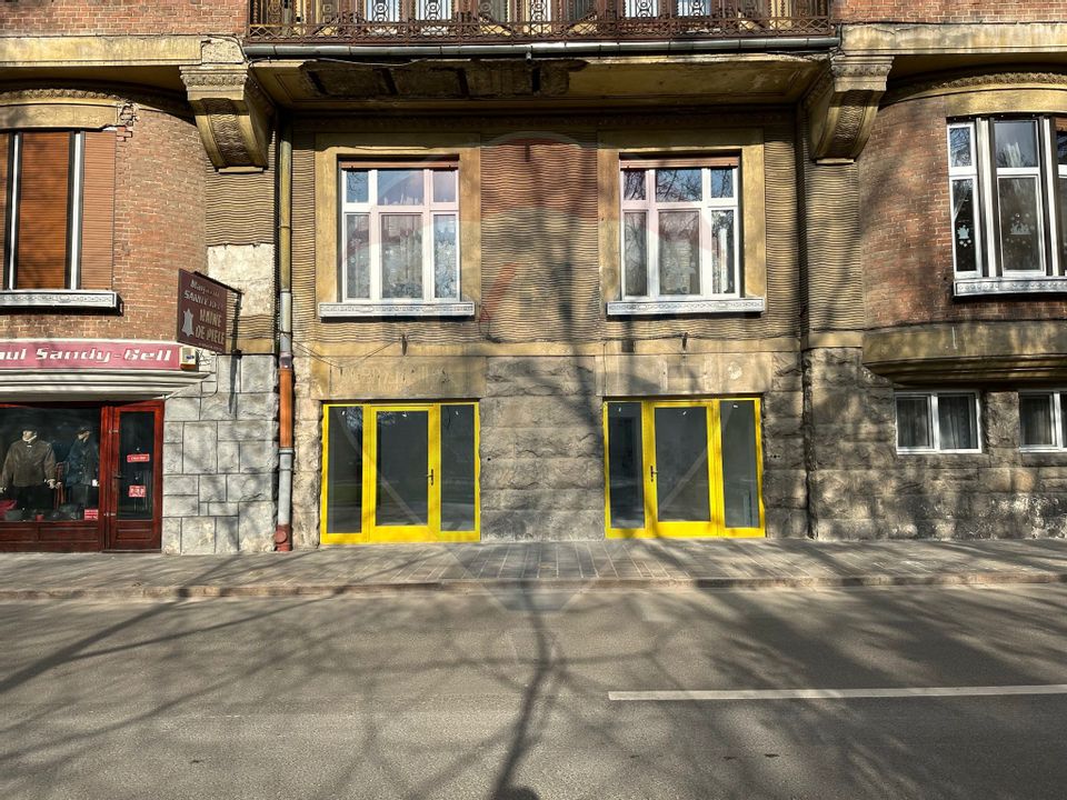 71.8sq.m Commercial Space for rent, Ultracentral area