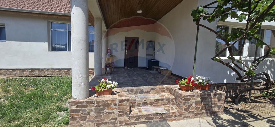 8 room House / Villa for sale