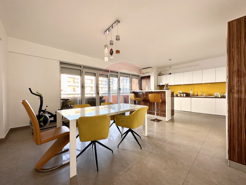 Apartament cu 4 camere de  vanzare în Quadra Residence