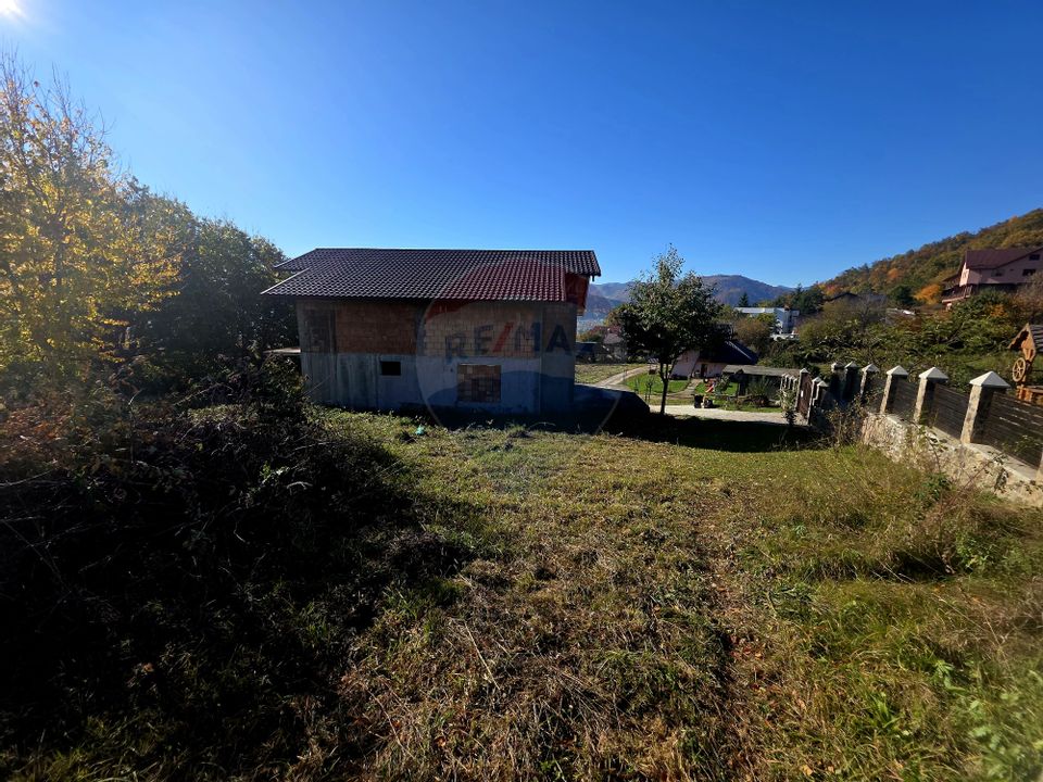 Casă / Vilă cu 5 camere de vânzare