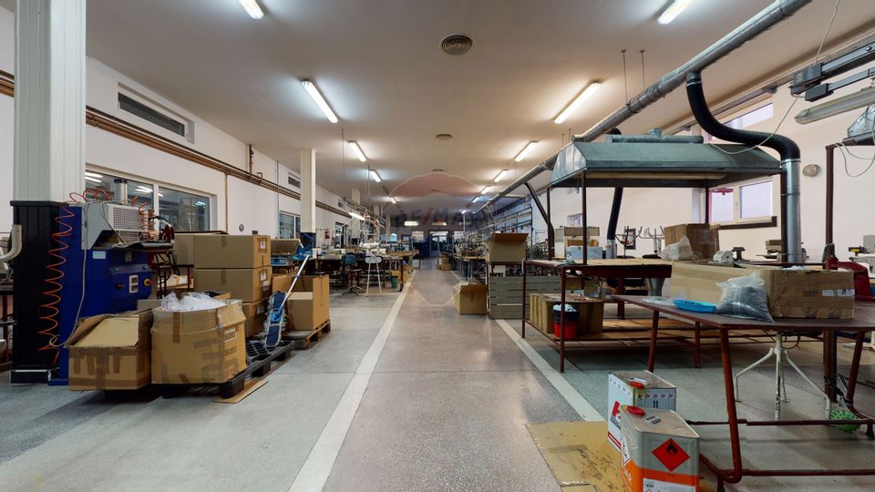 Producție / Depozitare + Birouri – Proprietate industrială de vânzare