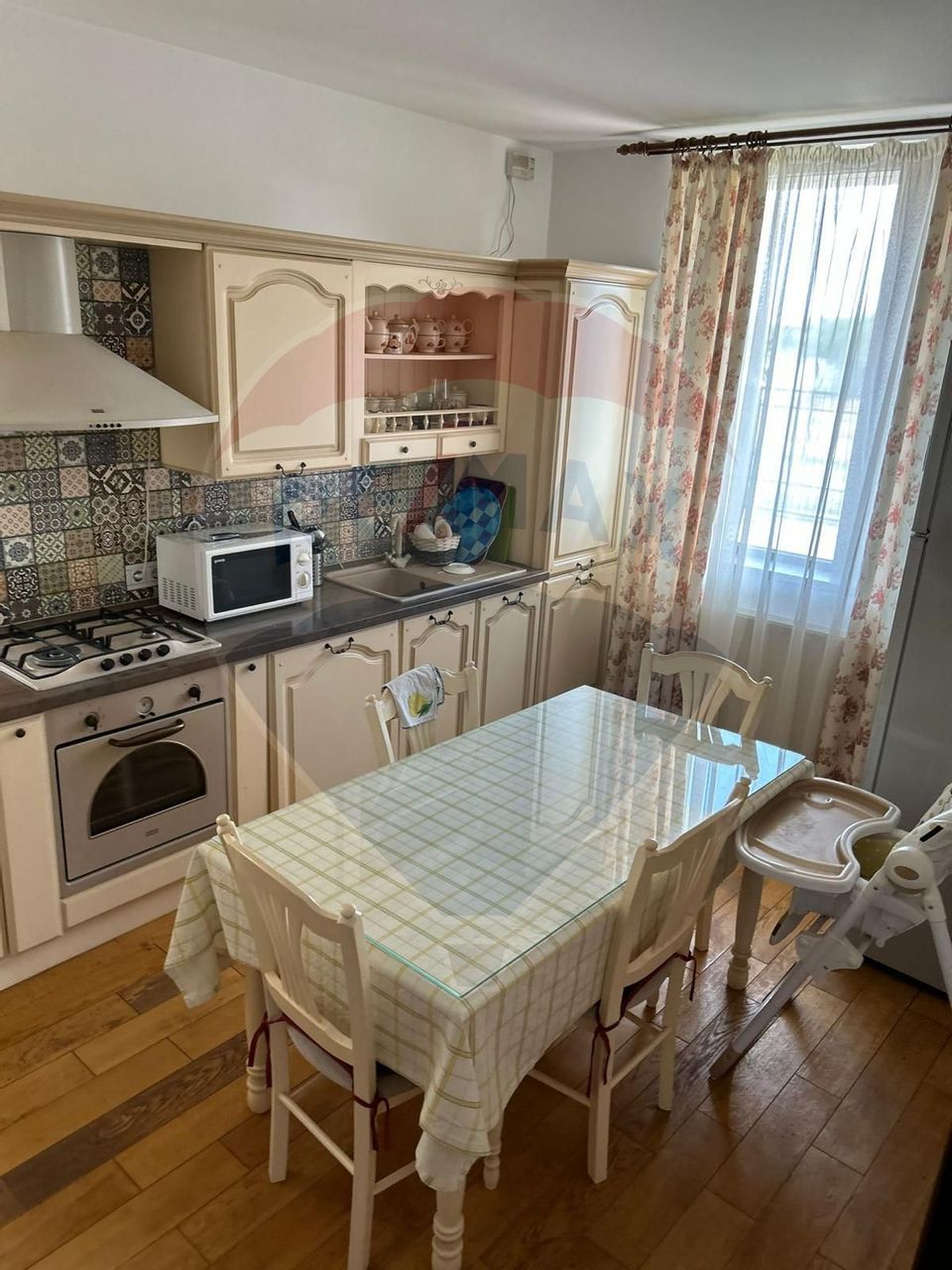 4 room House / Villa for sale