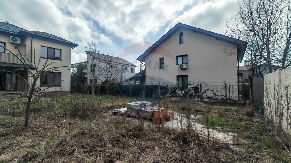 Villa for sale in Berceni, land 1161 sqm | Investment opportunity