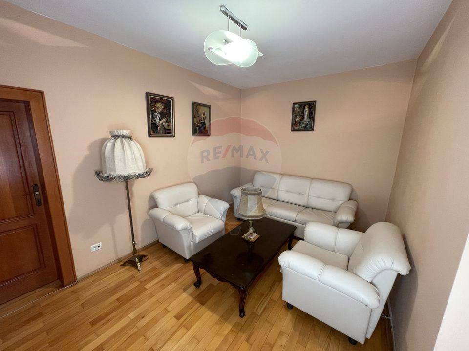 6 room House / Villa for sale, Lipovei area