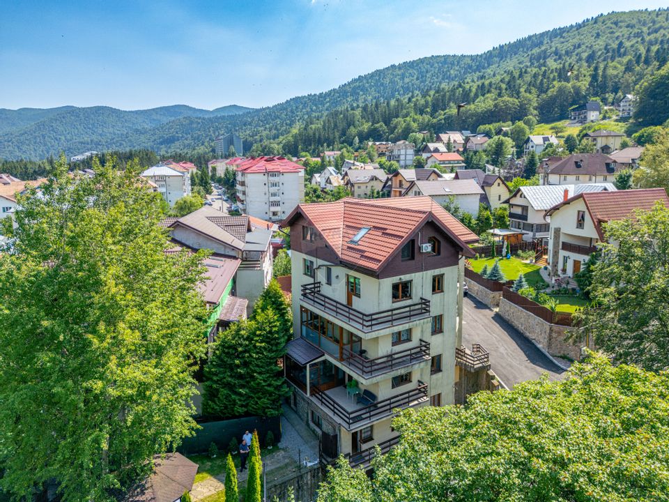 Apartament de Lux | Curte Privată, Garaj | Priveliște Superbă |Sinaia