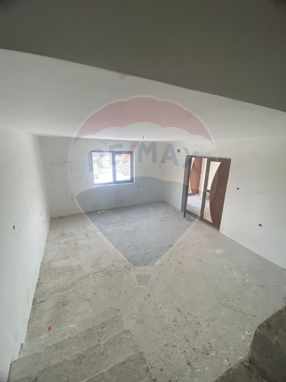 4 room House / Villa for sale