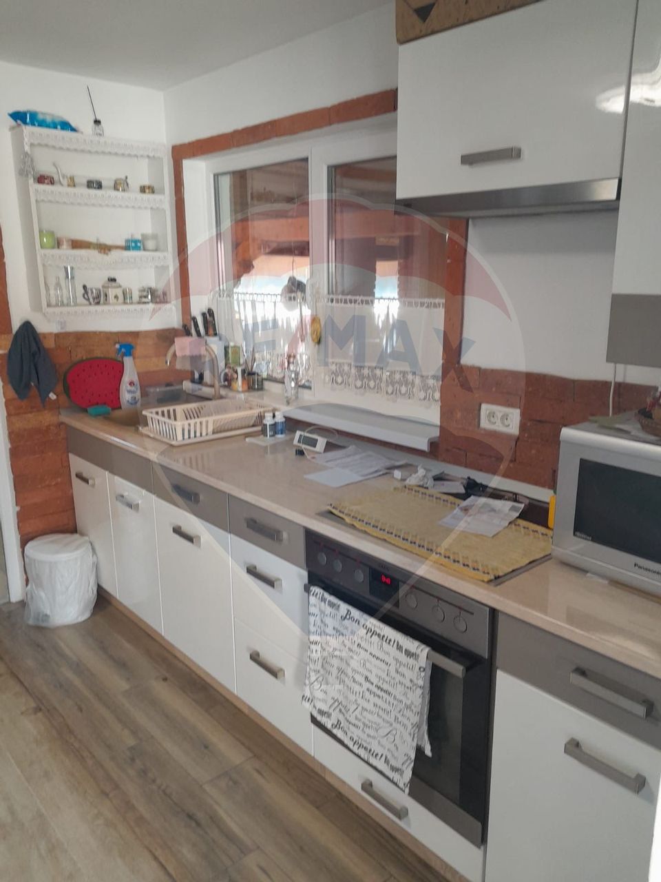 Casă finalizata pe un singur nivel, 14.5 ari teren – Satul Nou de Sus