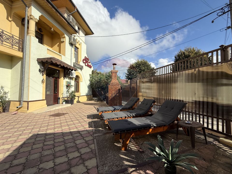 Casa / Pensiune cu 12 camere de vânzare în zona Eforie Sud Constanta