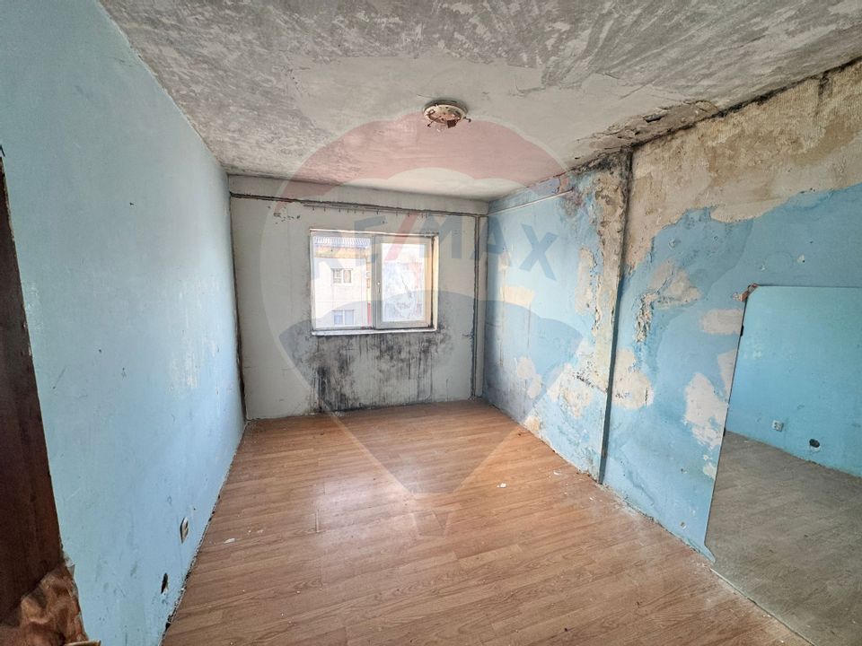 Apartament de vanzare, cu 3 camere decomandat  ZONA NORD