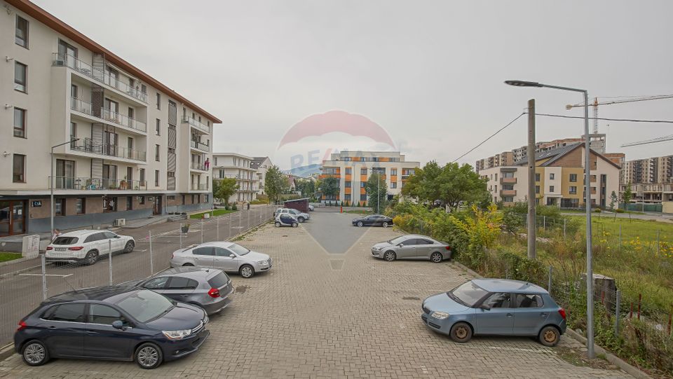 !! VANDUT !!  Apartament in vila, 3 camere, Nicolae Labis, Tractorul