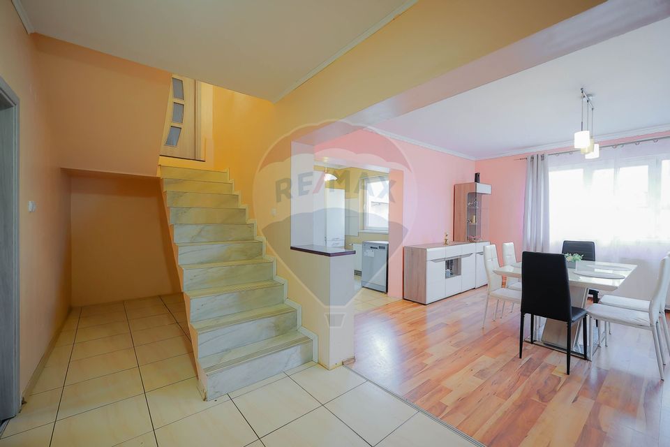 6 room House / Villa for sale, Episcopia Bihorului area