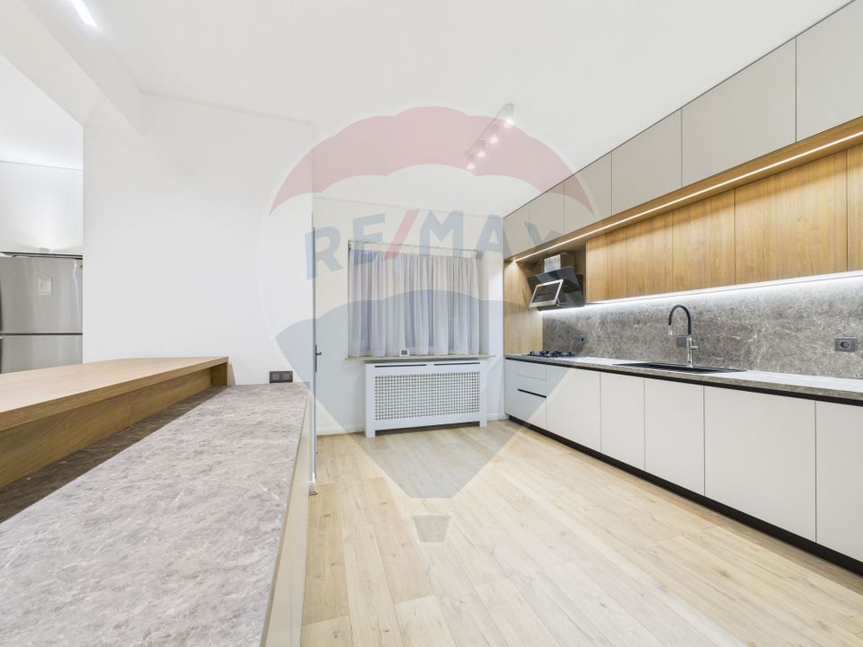 Casă / Vilă Pipera  cu 7 camere de închiriat