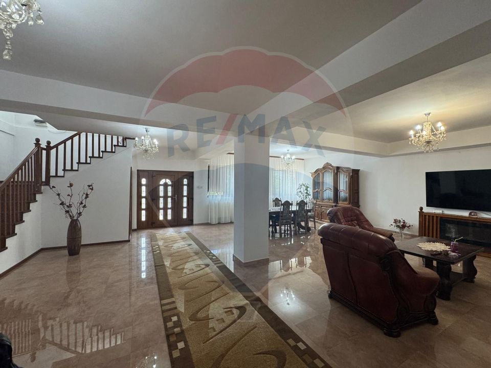 6 room House / Villa for sale