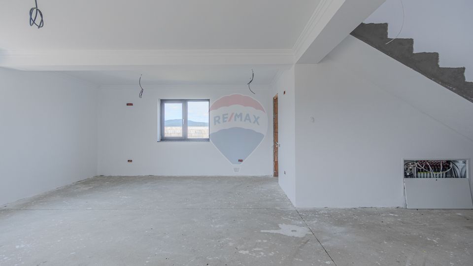 Casa moderna, la cheie, in Cristian – Str. Carpati