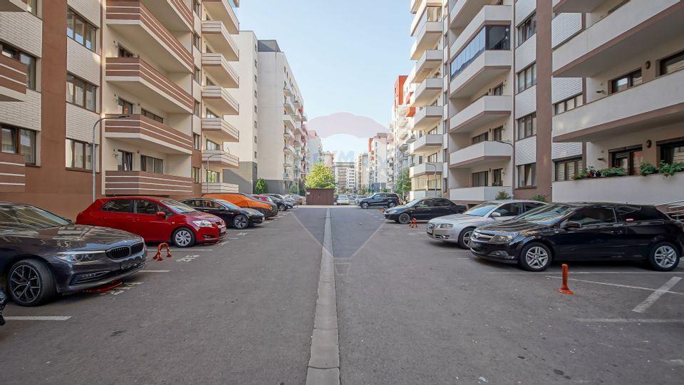 4 room Apartment for sale, Tractorul area