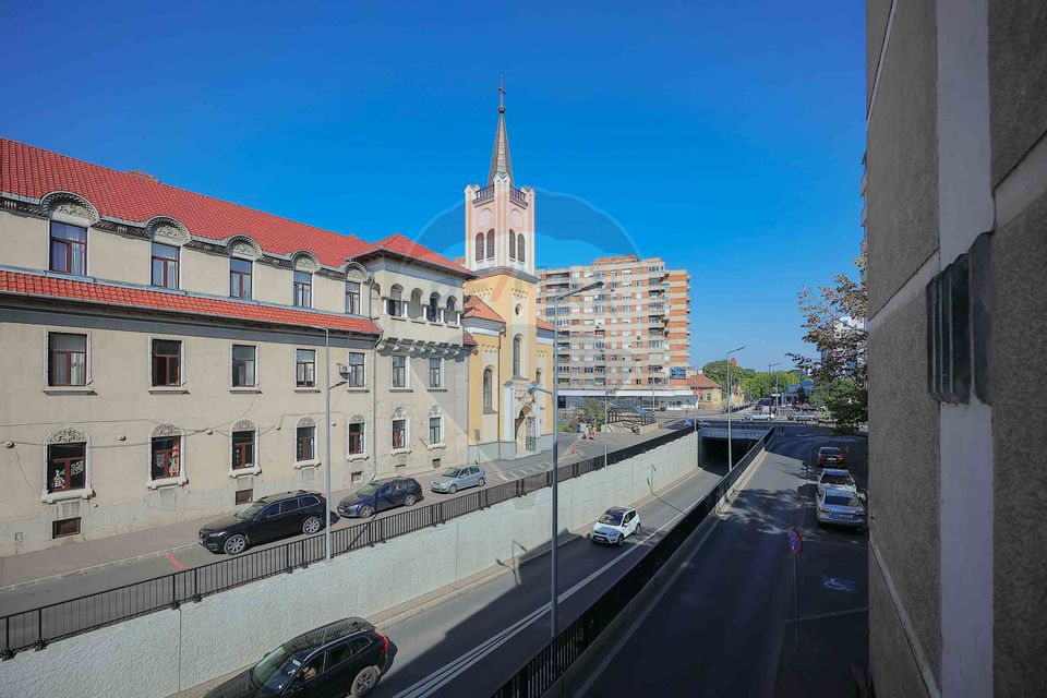 Apartament cu 2 camere de vânzare în zona Ultracentralǎ