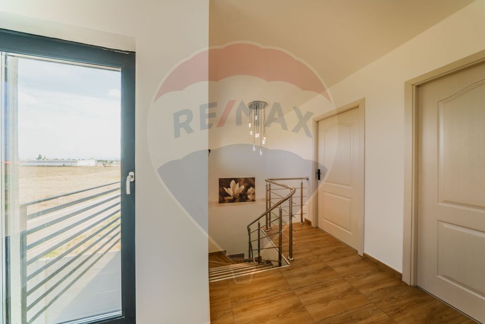 Casa tip duplex de inchiriat in Via Carmina