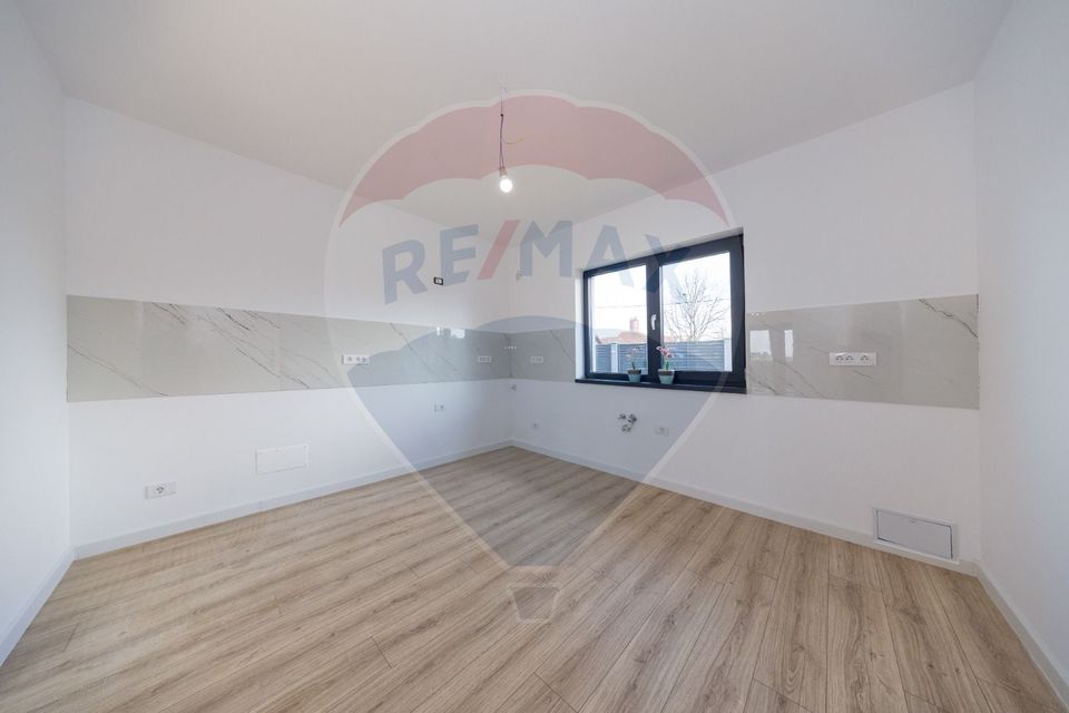 4 room House / Villa for sale