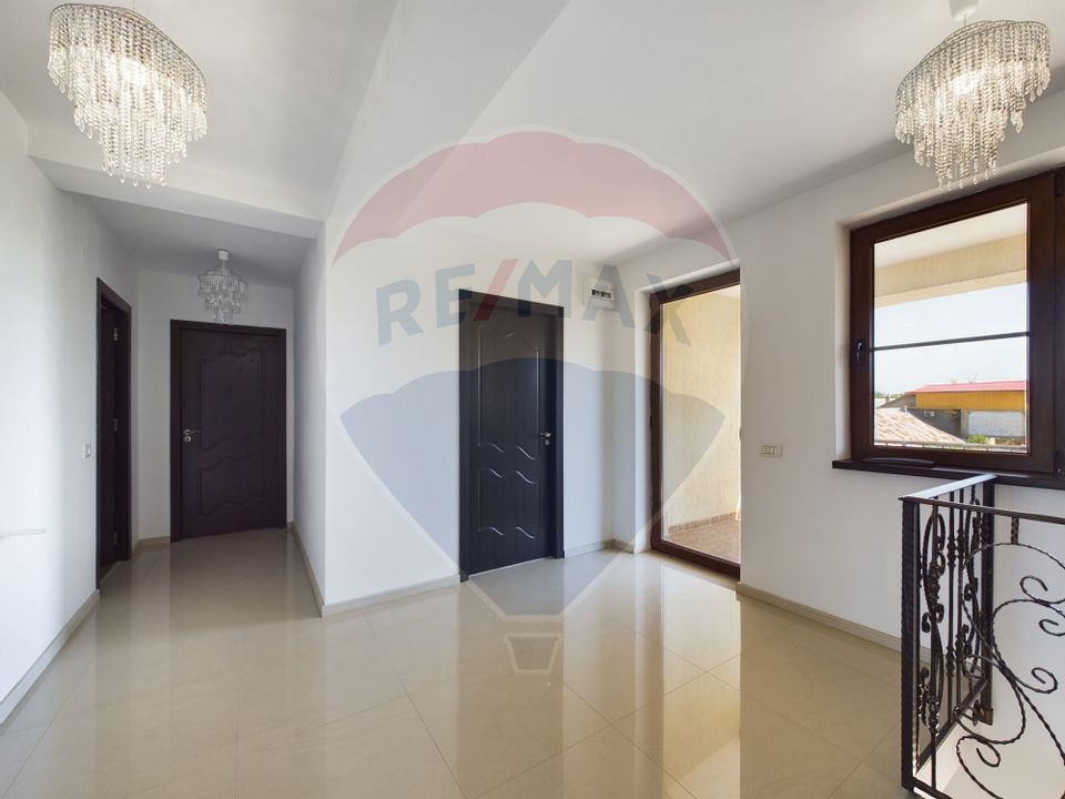 6 room House / Villa for sale