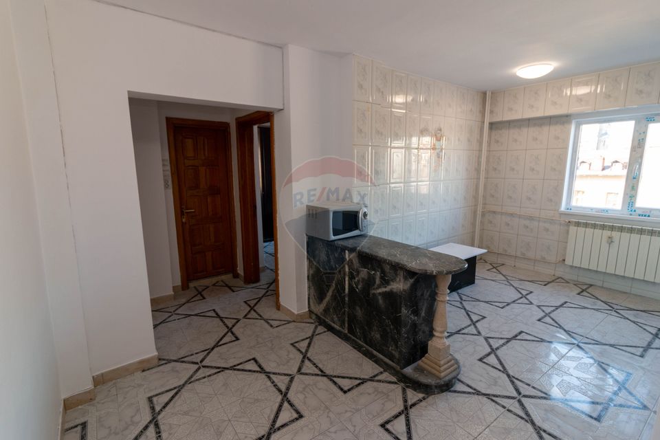 Apartament cu 3 camere de inchiriat in zona Unirii, Corneliu Coposu 7