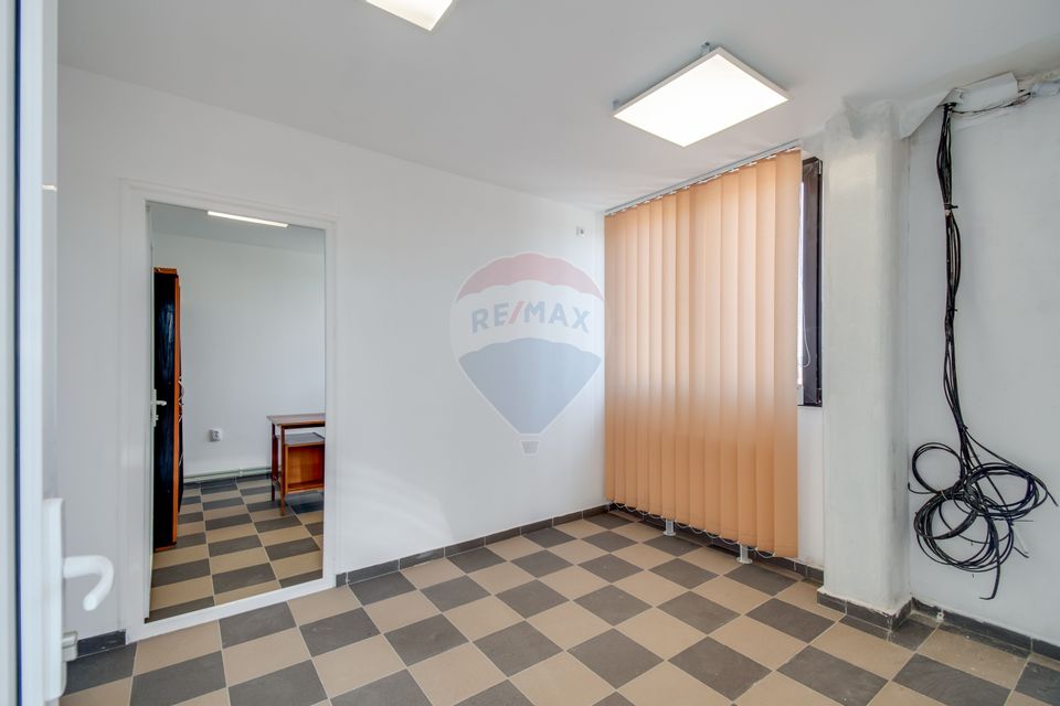 Hala de vanzare, 600 mp constructie, 7000 mp teren, Racari Dambovita