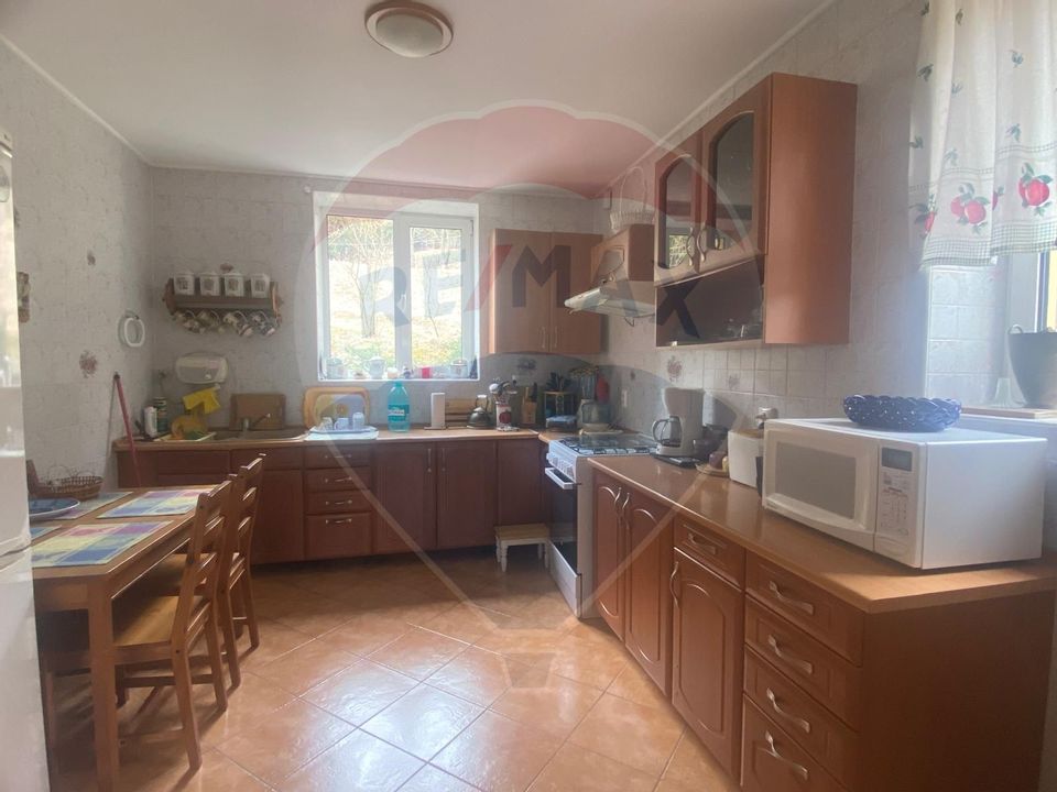 Casă / Vilă cu 6 camere de vânzare Podul Dambovitei/ Arges
