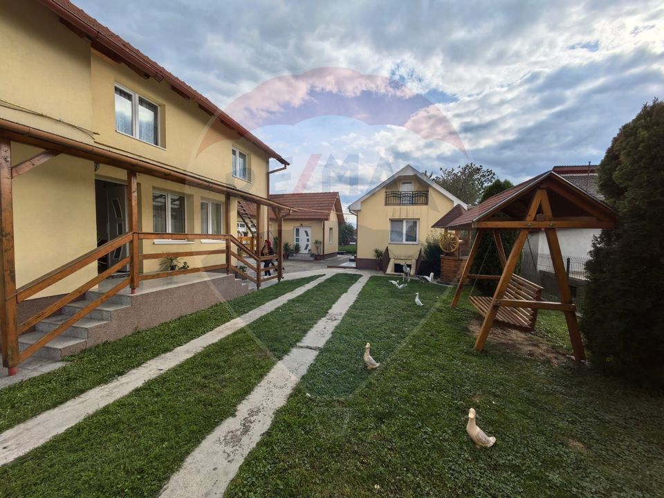 Casă spațioasă cu garaje în Seini | De Vanzare |